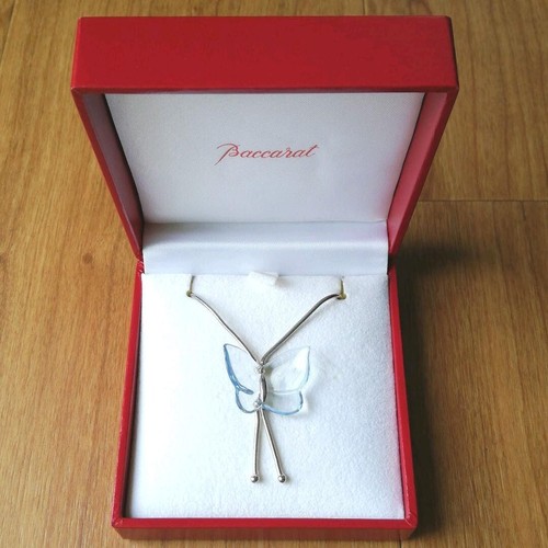 Collier pendentif papillon