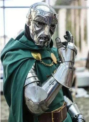 Doctor doom full body - full,
