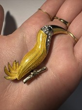 Broche Toucan Dorée  Jaune Nacrée Avec Strass Blanc Bijoux Fantaisie