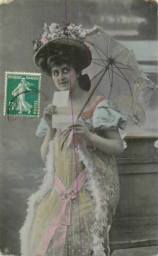 Femme elegante chapeau - cp,