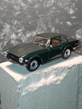 TRIUMPH TR6 -SOLIDO AU 1/43-