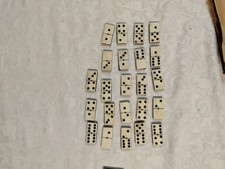 Jeu de dominos ancien