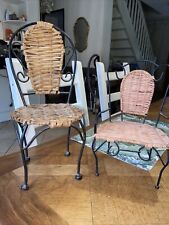 Lot 2 CHAISE MEUBLE DE POUPEE EN FER FORGÉ  ET ROTIN OU OSIER