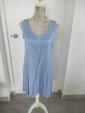 robe de plage bleu clair