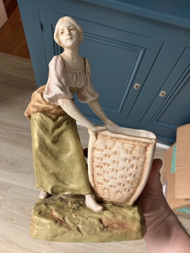 Belle sculpture porcelaine - belle,