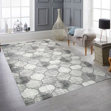 Motif ornemental gris-beige avec accents crème