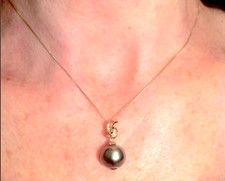 Pendentif Or Jaune Massif 14Ct + Véritable Perle de Tahiti + Diamants 2,3cm 2,6g