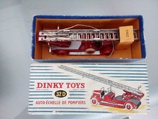 Dinky toys auto echelle pompier DELAHAYE 32 D avec boite d origine
