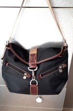 sac " lancel "  porte epaule en toile noir tbe
