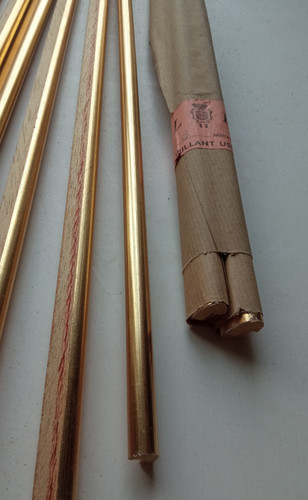 Lot baguettes en - 4, bois