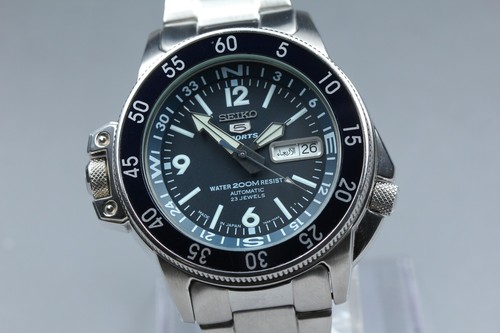 Presque comme neuve montre - neuve],