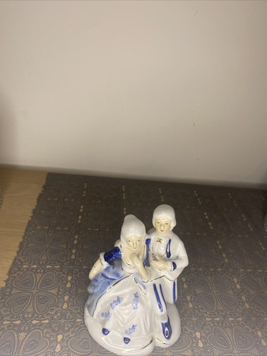 Statuette porcelaine - statuette,