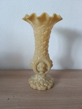 VASE EN OPALINE DE FOIRE DECOR TETES DE CHIEN Portieux XIXème