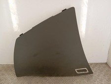 Vide poche avant gauche