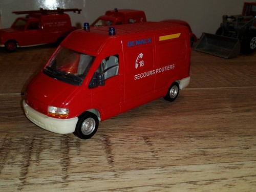 Renault master pompier - , rouge