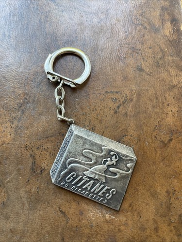 Porte cle métal - métal, cigarettes
