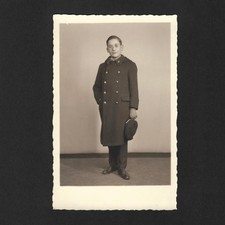 Garçon lunettes manteau