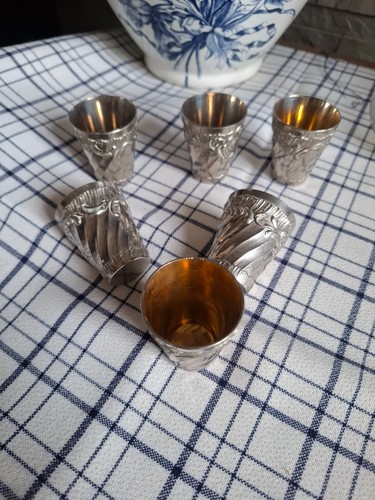 Anciens petits gobelets - 6, de