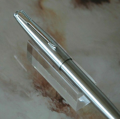 Magnifique stylo bille parker - magnifique,