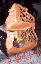 ETAGERE d' ANGLE  EN BOIS