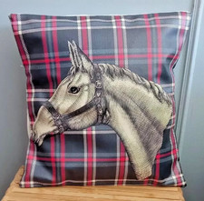 Housses de coussins  motifs de chevaux en simili cuir Fait Main 40x40