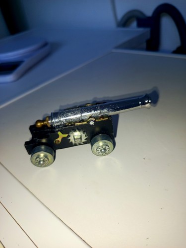Ancien canon miniature - canon, métal