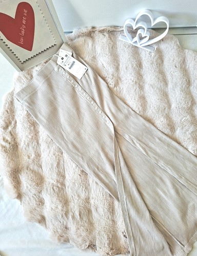 Jupe beige ouverte devant pres - beige,