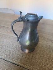 Pichet en étain vintage avec