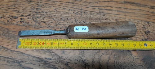 Outil ancien ciseau à bois - -,