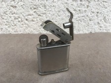 Ancien petit briquet  à