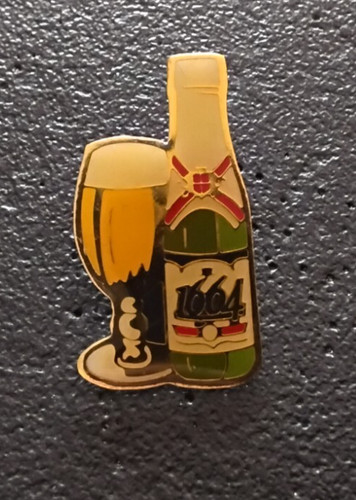 Pin boisson bouteille - pin’s,