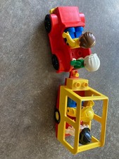 VOITURE ET SA CARAVANE DUPLO AVEC PERSONNAGES
