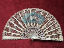 ÉVENTAIL Vintage en DENTELLE et TUSSU DÉCOR FLORAL Monture Ajourée Espagne