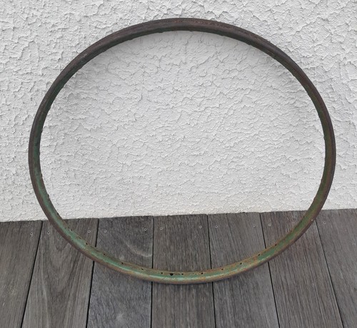 Ancienne jante chapeau - , de
