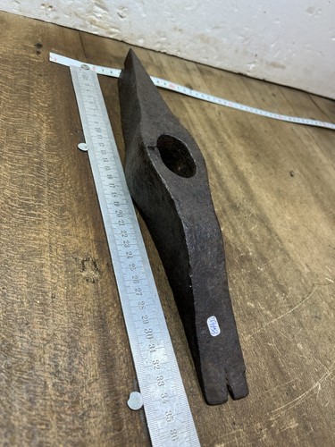Outil ancien marteau taillant - ,
