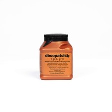 VAUM180AO - Un pot de Vernis