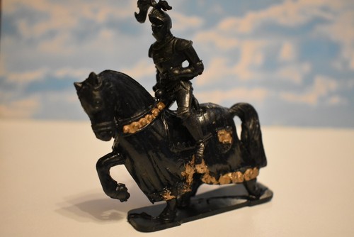 Chevalier sans arme moyen - 1/32,