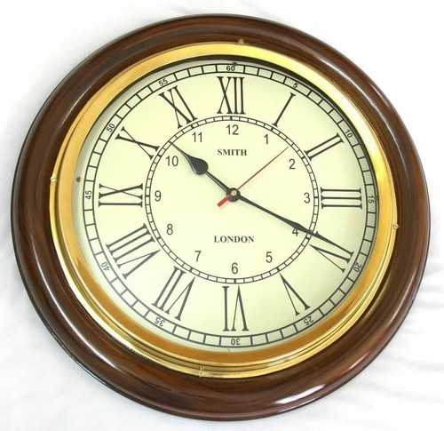 Horloge murale romaine