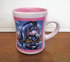grand mug BOURRIQUET en relief  / the Disney store / Winnie l'ourson