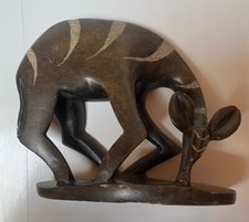 Superbe sculpture artisanal Afrique sur pierre d'Antilope