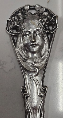 Coupe papier femme art - coupe,