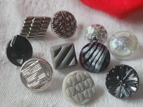 Lot boutons anciens en - 10,