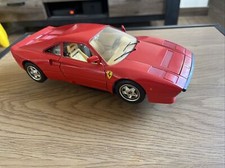 VOITURE FERRARI GTO ROUGE 1/18