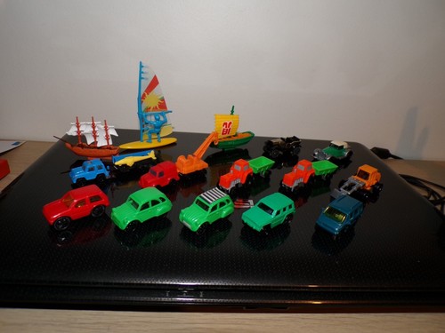 Lot vehicules kinder - de,