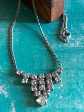 Vintage Collier Style Art