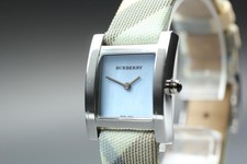 Presque comme neuve* montre