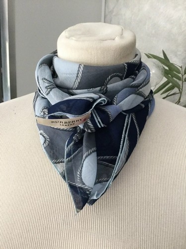 Foulard carré burberry - carré,