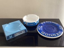 LOT 3 CENDRIERS PUBLICITAIRES GITANES SEITANES PERNOD BAR BISTROT VINTAGE BLEUS