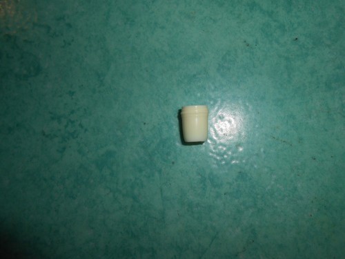 Bouton blanc robinet essence