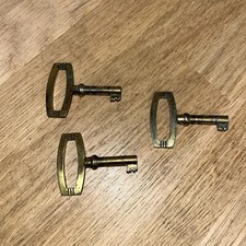 Lot De 3 Anciennes Clés De Meuble Buffet Vintage En métal Doré